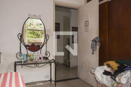 Casa à venda com 401m², 4 quartos e 3 vagas Casa à venda com 401m², 4 quartos e 3 vagasQuarto 2