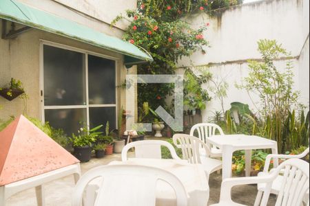 Casa à venda com 401m², 4 quartos e 3 vagas Casa à venda com 401m², 4 quartos e 3 vagasQuintal
