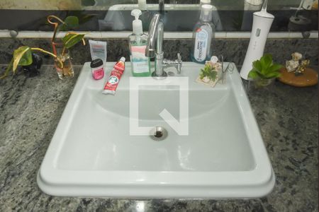 Casa à venda com 401m², 4 quartos e 3 vagas Casa à venda com 401m², 4 quartos e 3 vagasBanheiro 1