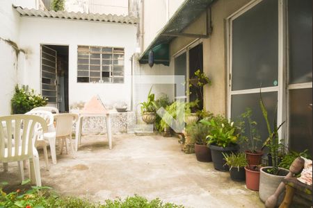 Casa à venda com 401m², 4 quartos e 3 vagas Casa à venda com 401m², 4 quartos e 3 vagasQuintal