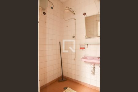 Casa à venda com 401m², 4 quartos e 3 vagas Casa à venda com 401m², 4 quartos e 3 vagasBanheiro de Serviço