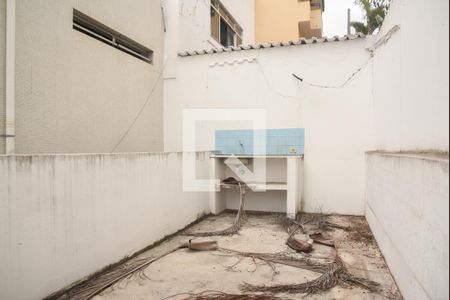 Casa à venda com 401m², 4 quartos e 3 vagas Casa à venda com 401m², 4 quartos e 3 vagasQuintal