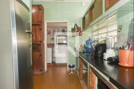 Casa à venda com 401m², 4 quartos e 3 vagas Casa à venda com 401m², 4 quartos e 3 vagasCozinha