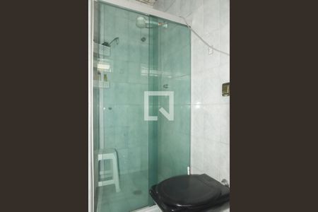 Casa à venda com 401m², 4 quartos e 3 vagas Casa à venda com 401m², 4 quartos e 3 vagasBanheiro da Suíte