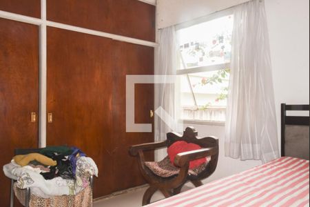 Casa à venda com 401m², 4 quartos e 3 vagas Casa à venda com 401m², 4 quartos e 3 vagasQuarto 2