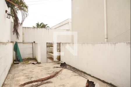 Casa à venda com 401m², 4 quartos e 3 vagas Casa à venda com 401m², 4 quartos e 3 vagasQuintal
