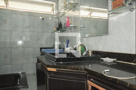 Casa à venda com 401m², 4 quartos e 3 vagas Casa à venda com 401m², 4 quartos e 3 vagasBanheiro da Suíte