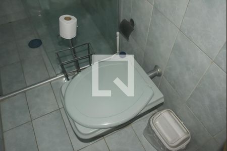 Casa à venda com 401m², 4 quartos e 3 vagas Casa à venda com 401m², 4 quartos e 3 vagasBanheiro 2