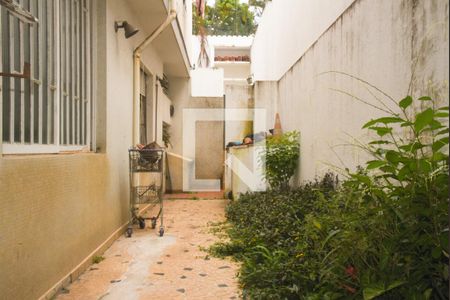 Casa à venda com 401m², 4 quartos e 3 vagas Casa à venda com 401m², 4 quartos e 3 vagasQuintal