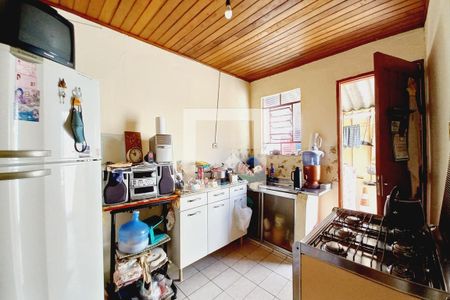 Casa à venda com 319m², 4 quartos e 5 vagasCozinha 