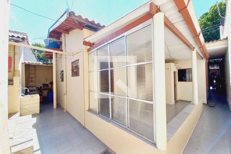 Casa à venda com 319m², 4 quartos e 5 vagasCorredor Fundo 