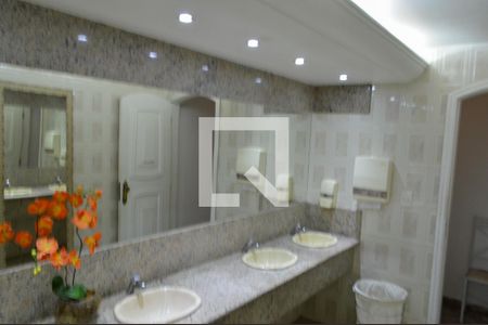 Casa à venda com 650m², 5 quartos e 5 vagasBanheiro 2- Salão de Festas