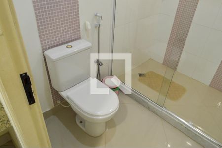 Casa à venda com 650m², 5 quartos e 5 vagasBanheiro da Suíte 1