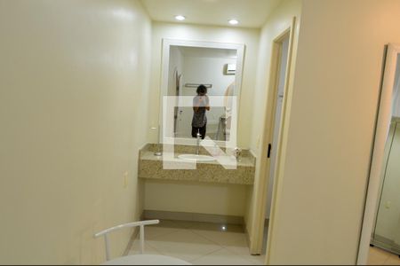 Casa à venda com 650m², 5 quartos e 5 vagasBanheiro da Suíte 1