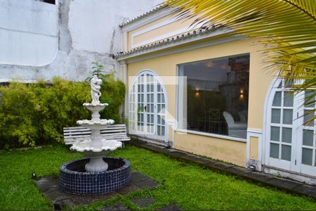 Casa à venda com 650m², 5 quartos e 5 vagasQuintal