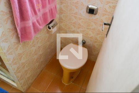 Casa à venda com 650m², 5 quartos e 5 vagasBanheiro da Suíte 2