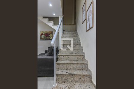 Sala - Escada de casa para alugar com 2 quartos, 90m² em Recreio dos Bandeirantes, Rio de Janeiro