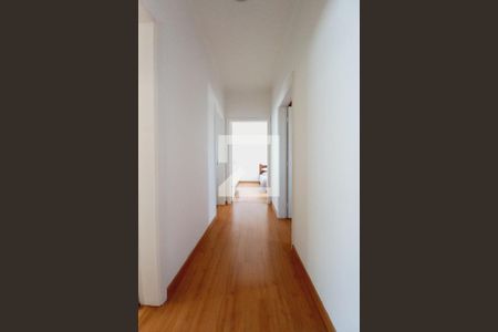 Corredor  de apartamento à venda com 2 quartos, 104m² em Centro, Campinas