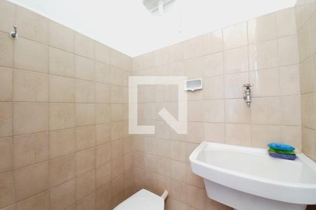 Apartamento à venda com 104m², 2 quartos e sem vaga Apartamento à venda com 104m², 2 quartos e sem vagaBanheiro de Serviço