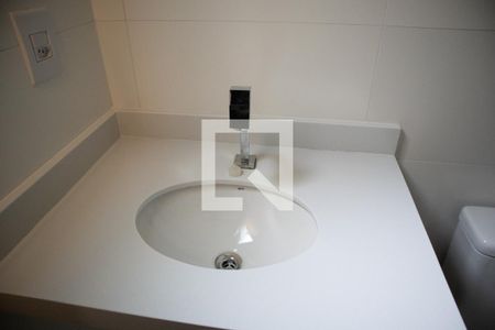 Banheiro do Quarto 1 de casa de condomínio à venda com 2 quartos, 70m² em Vila Mazzei, São Paulo