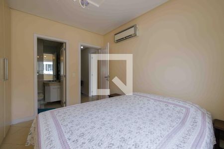 Casa de condomínio à venda com 300m², 5 quartos e 4 vagas Casa de condomínio à venda com 300m², 5 quartos e 4 vagasSuíte 3