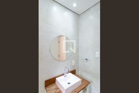 Casa para alugar com 170m², 3 quartos e 2 vagasBanheiro Social