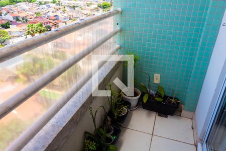 SACADA DA SALA de apartamento à venda com 3 quartos, 76m² em Mansões Santo Antônio, Campinas
