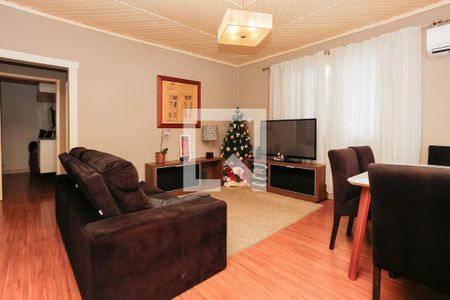 Sala de casa à venda com 2 quartos, 150m² em Jardim São Pedro, Porto Alegre