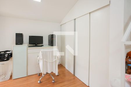 Quarto 1 de casa à venda com 2 quartos, 150m² em Jardim São Pedro, Porto Alegre