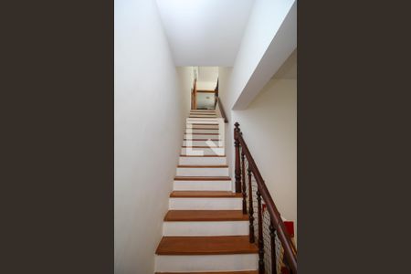 Apartamento para alugar com 182m², 4 quartos e 1 vagaEscada