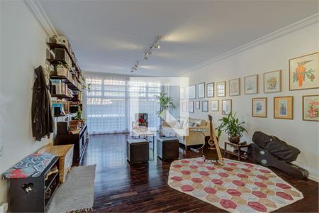 Casa à venda com 3 quartos, 211m² em Chácara Monte Alegre, São Paulo
