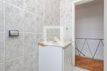 Casa à venda com 170m², 4 quartos e 2 vagas Casa à venda com 170m², 4 quartos e 2 vagasBanheiro