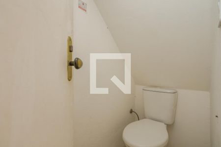 Casa à venda com 170m², 4 quartos e 2 vagas Casa à venda com 170m², 4 quartos e 2 vagasBanheiro de Serviço