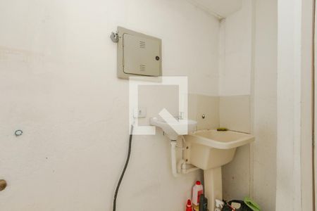 Casa à venda com 170m², 4 quartos e 2 vagas Casa à venda com 170m², 4 quartos e 2 vagasLavanderia