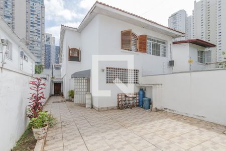Casa à venda com 170m², 4 quartos e 2 vagas Casa à venda com 170m², 4 quartos e 2 vagasQuintal