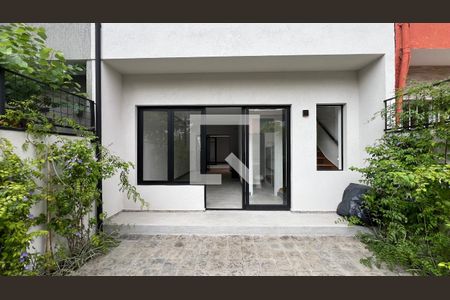 Garagem  de casa à venda com 2 quartos, 140m² em Pinheiros, São Paulo
