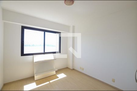 Apartamento à venda com 218m², 4 quartos e 3 vagas Apartamento à venda com 218m², 4 quartos e 3 vagasQuarto