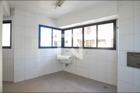 Apartamento à venda com 218m², 4 quartos e 3 vagas Apartamento à venda com 218m², 4 quartos e 3 vagasÁrea de Serviço