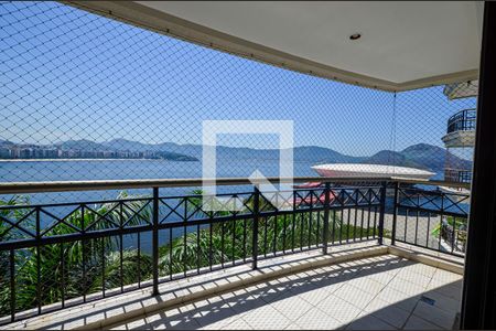 Sala de apartamento à venda com 4 quartos, 218m² em Ingá, Niterói