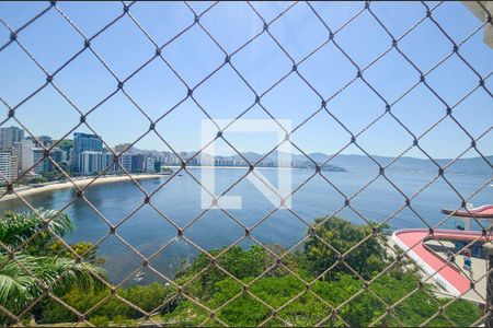 Apartamento à venda com 218m², 4 quartos e 3 vagas Apartamento à venda com 218m², 4 quartos e 3 vagasQuarto