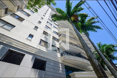 Apartamento à venda com 218m², 4 quartos e 3 vagas Apartamento à venda com 218m², 4 quartos e 3 vagasFachada