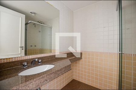 Apartamento à venda com 218m², 4 quartos e 3 vagas Apartamento à venda com 218m², 4 quartos e 3 vagasBanheiro