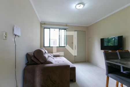 Sala de apartamento para alugar com 2 quartos, 50m² em Conjunto Residencial José Bonifácio, São Paulo