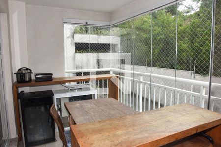Varanda gourmet de apartamento à venda com 3 quartos, 81m² em Vila Isa, São Paulo