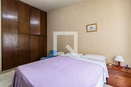Dormitório de casa à venda com 3 quartos, 230m² em Boa Vista, Porto Alegre