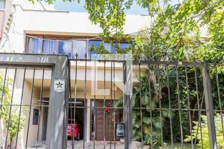 Casa à venda com 230m², 3 quartos e 2 vagasFachada
