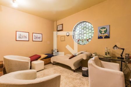 Casa à venda com 230m², 3 quartos e 2 vagasEscritório