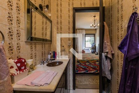 Casa à venda com 230m², 3 quartos e 2 vagasBanheiro da Suite