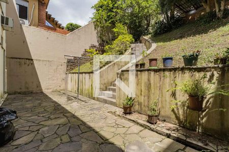 Casa à venda com 230m², 3 quartos e 2 vagasQuintal