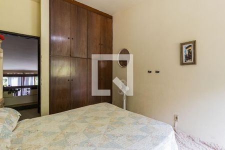 Casa à venda com 230m², 3 quartos e 2 vagasDormitório 2